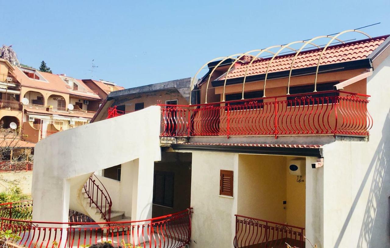 La Casa Del Sole Sorgente Apartment Letojanni Exterior foto
